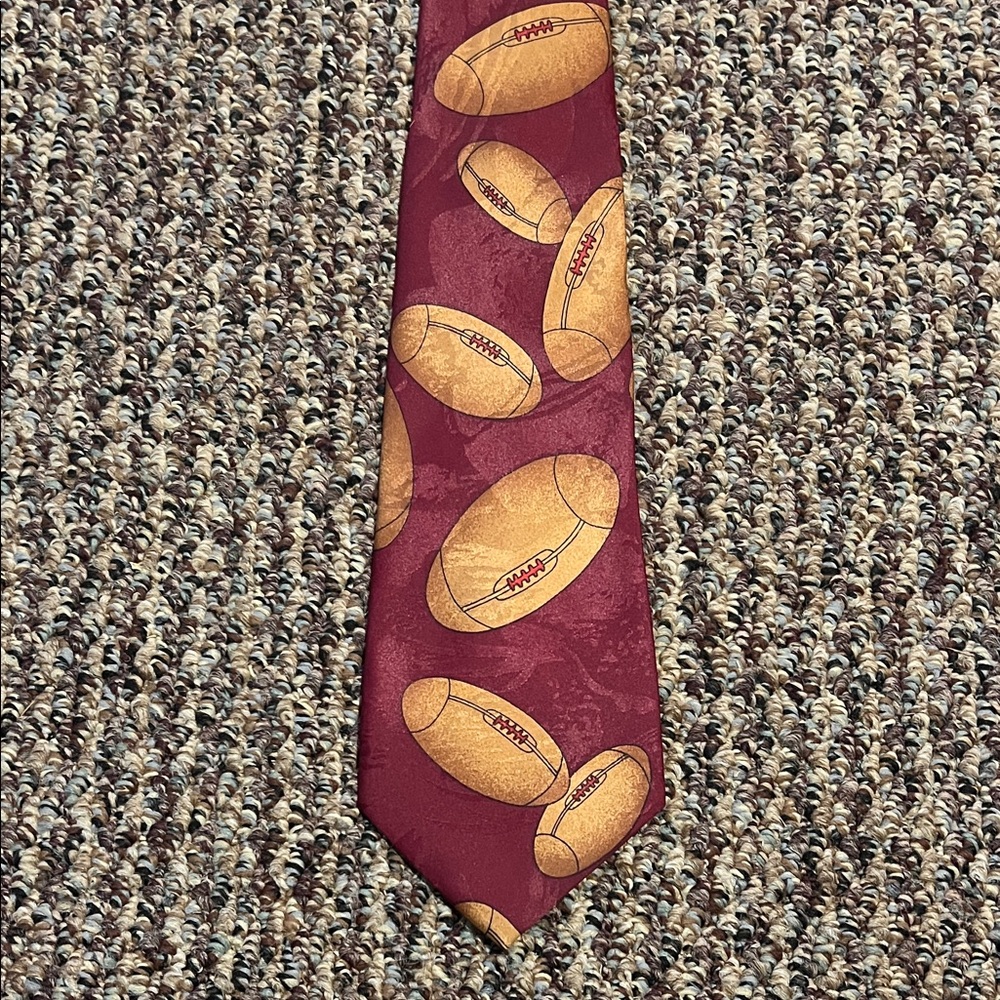 ♻️🏈Football tie